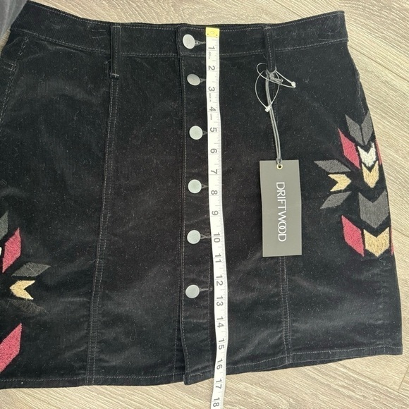 Driftwood Black Corduroy Southwestern Aztec Embroidered Skirt Size 28 NWT - Picture 9 of 9